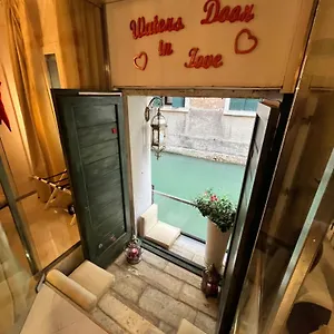 venice-luxury-watersdoor.hotelinveneto.com/